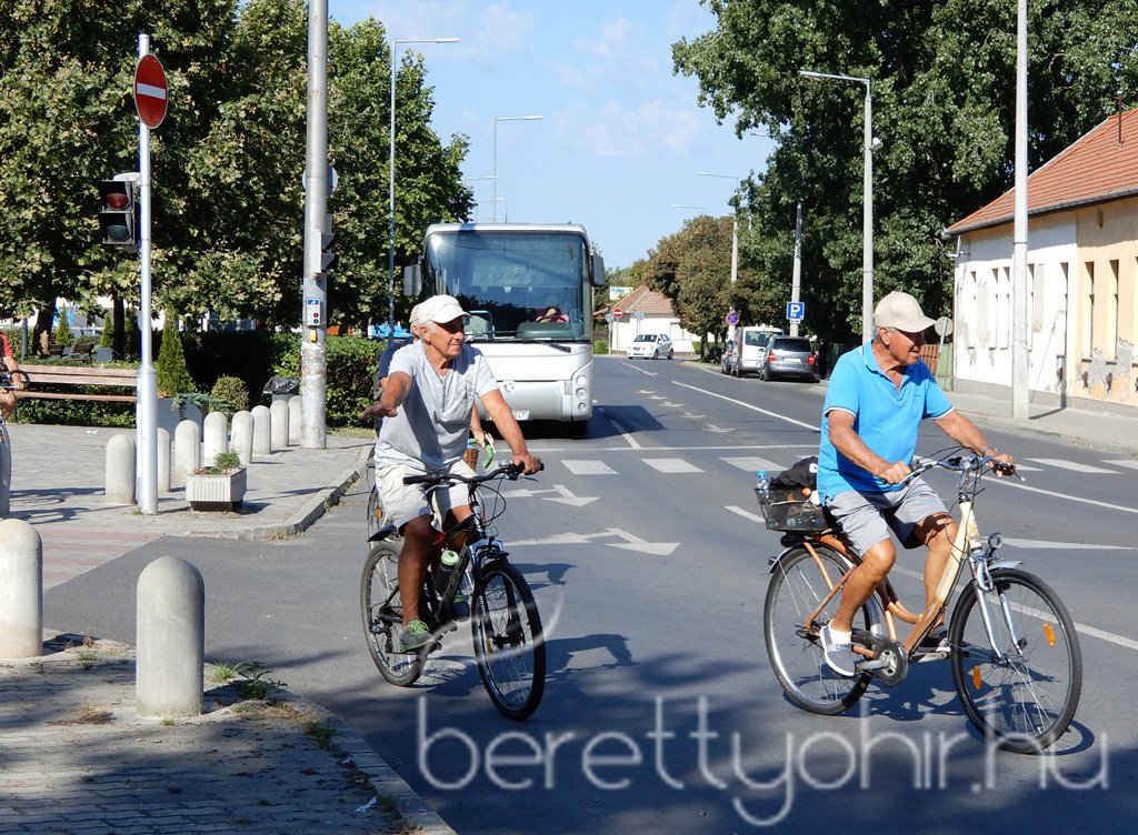 Kerékpártúra az autópályán 43